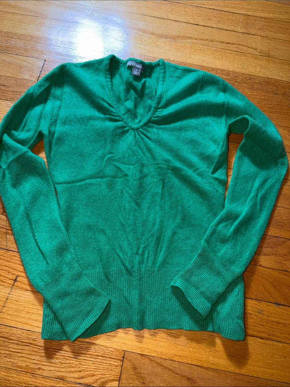 Apt. 9 cashmere Bright Green V-Neck Sweater